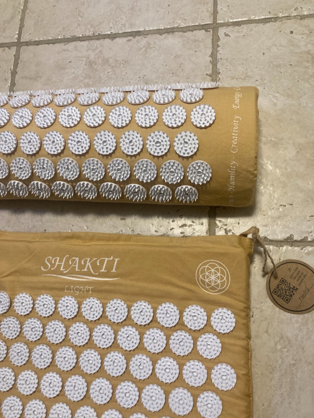 NWT Shakti Acupressure Mat - Light & Pillow Gold Color - Picture 3 of 8